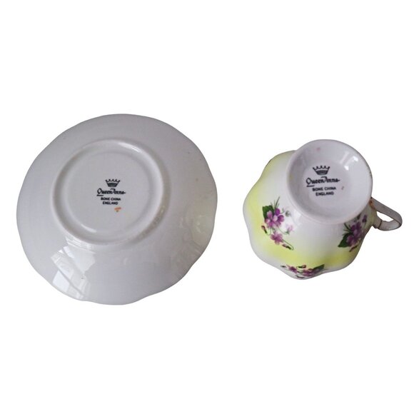 Vintage Queen Anne Tea Cup Saucer Floral Fine Bone China England Teacup - Picture 4 of 5